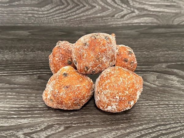 Oliebol met rozijnen